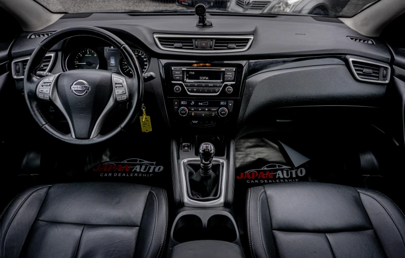 Nissan Qashqai 1.5dci КАТО НОВА! С ГАРАНЦИЯ! БЕЗПЛ ОБСЛУЖВАНЕ!, снимка 8 - Автомобили и джипове - 53379414