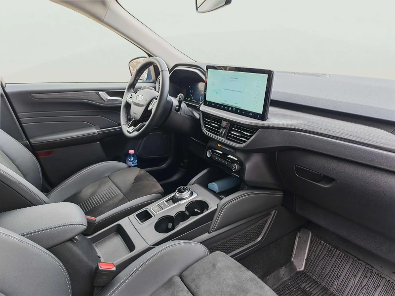 Ford Kuga 2.5 FHEV, снимка 10 - Автомобили и джипове - 53594087