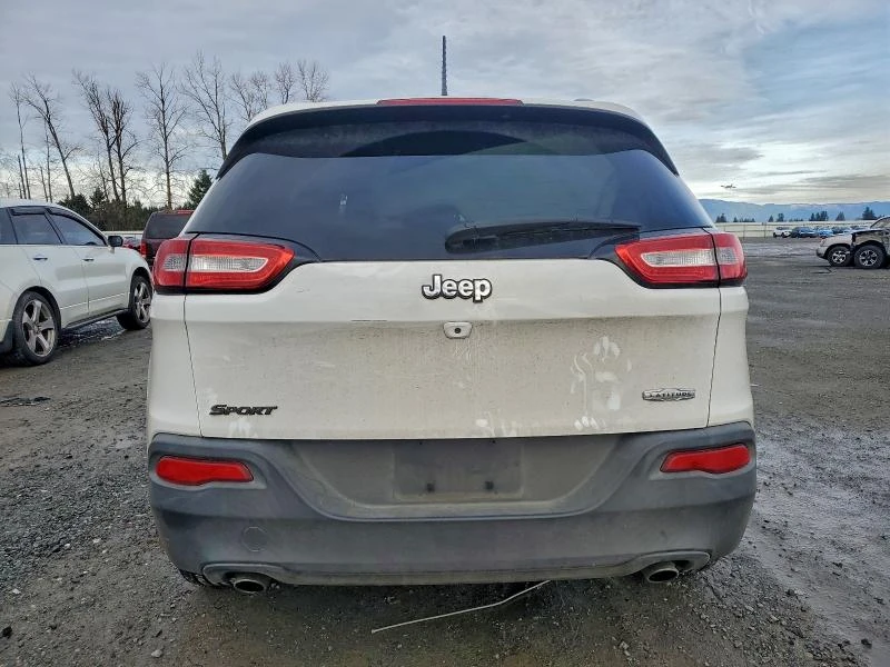 Jeep Cherokee 3.2L 6 Front-wheel Drive, снимка 10 - Автомобили и джипове - 53165585