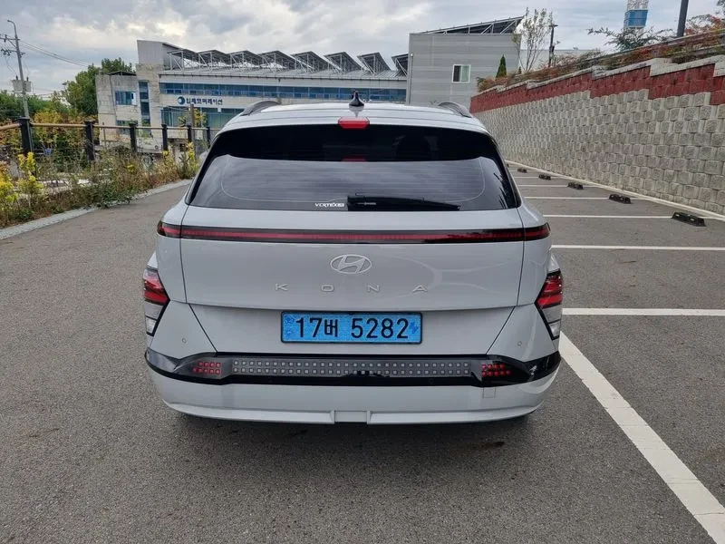 Hyundai Kona LONG RANGE | CAM* ПОДГРЕВ* ОБДУХВАНЕ* , снимка 3 - Автомобили и джипове - 56738078