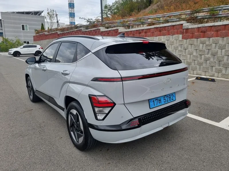 Hyundai Kona LONG RANGE | CAM* ПОДГРЕВ* ОБДУХВАНЕ* , снимка 2 - Автомобили и джипове - 56738078