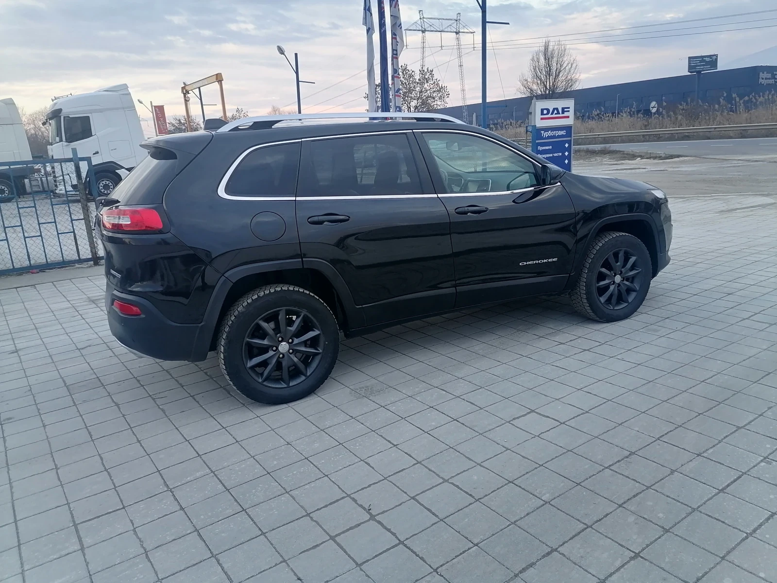 Jeep Cherokee КОЖА НАВИГАЦИЯ ТОП СЪСТОЯНИЕ  - изображение 7