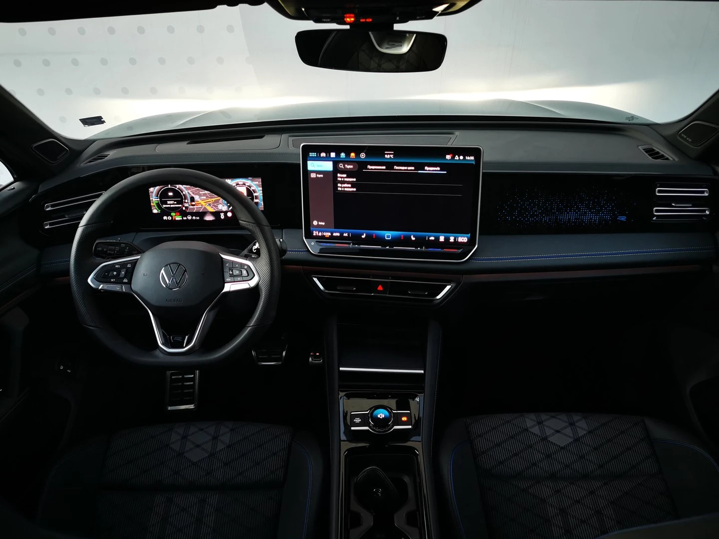 VW Tiguan R-Line Plus 1.5 eHybrid OPF DSG - изображение 4