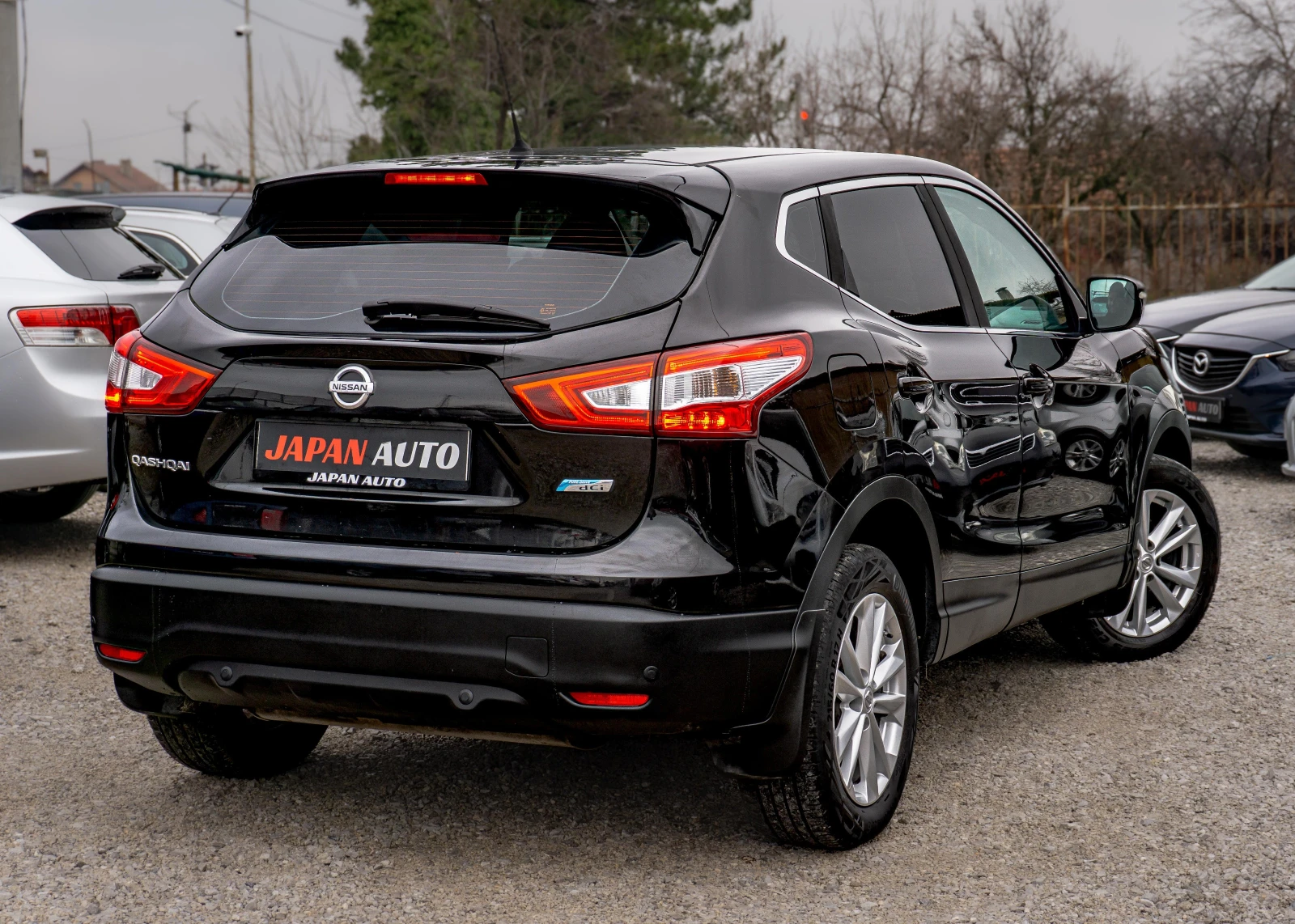 Nissan Qashqai 1.5dci КАТО НОВА! С ГАРАНЦИЯ! БЕЗПЛ ОБСЛУЖВАНЕ! - изображение 4