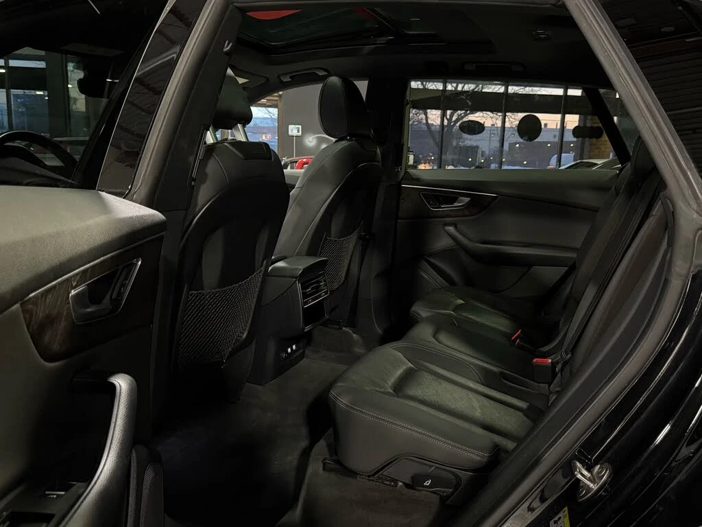 Audi Q8 Progressiv* 55 TFSI* АвтоКредит* (ЦЕНА ДО БГ), снимка 10 - Автомобили и джипове - 54002412