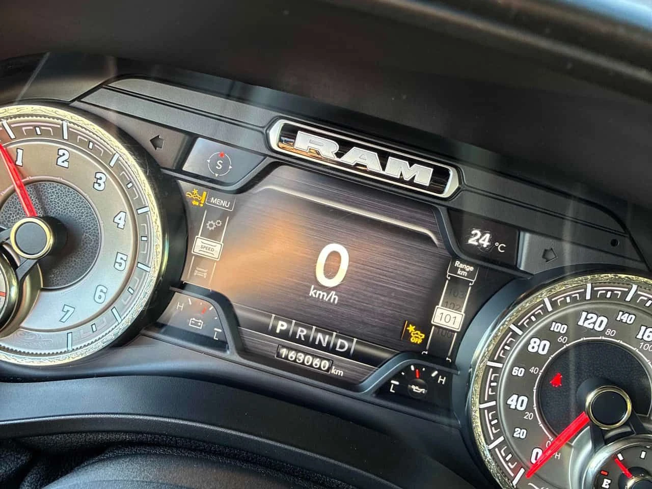 Dodge RAM 1500 * Limited Longhorn * КОМПЛЕКТ ГУМИ * КАМЕРА, снимка 13 - Автомобили и джипове - 54182448