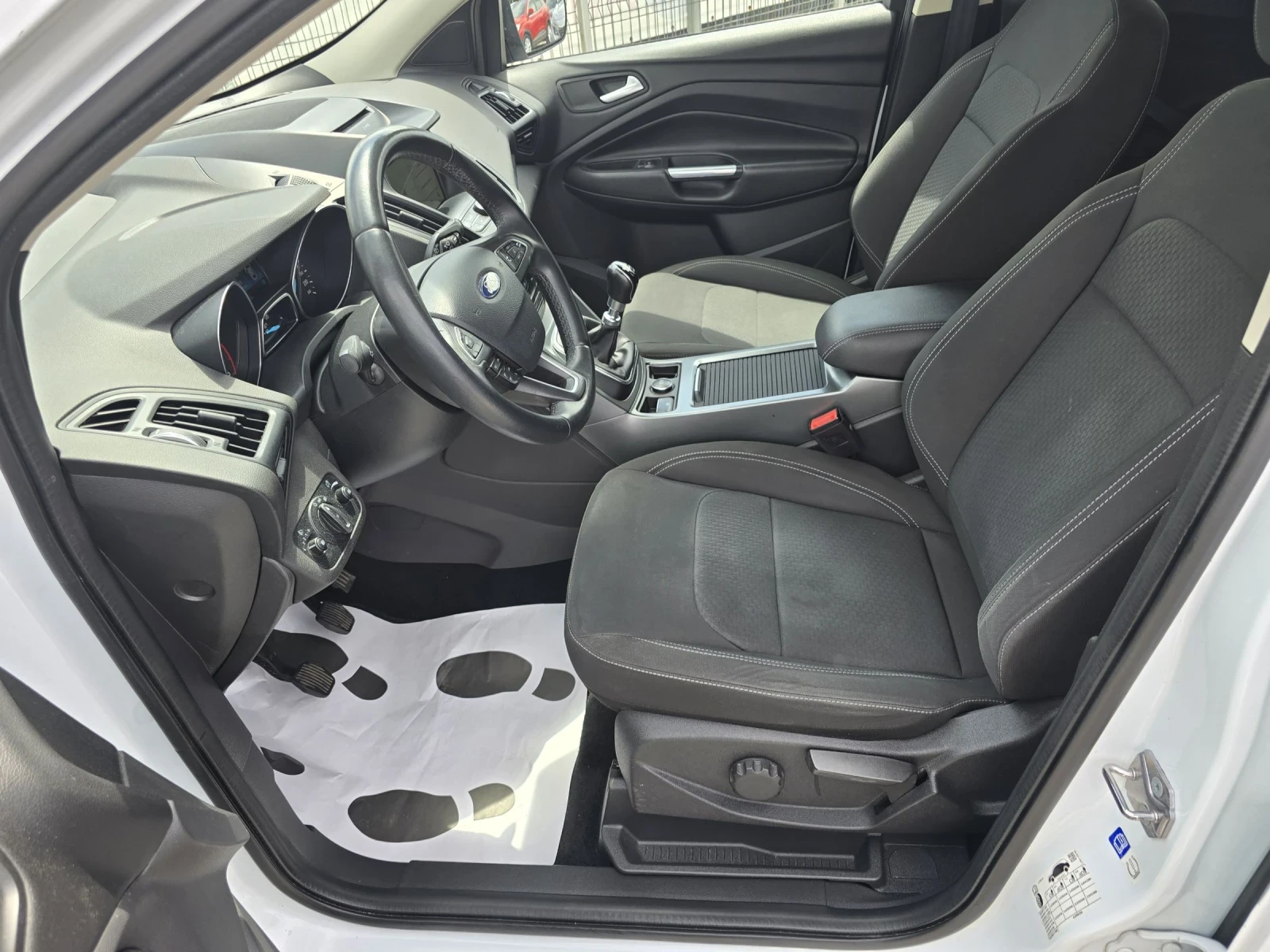 Ford Kuga 1.5 TDCI TITANIUN, снимка 10 - Автомобили и джипове - 54588845