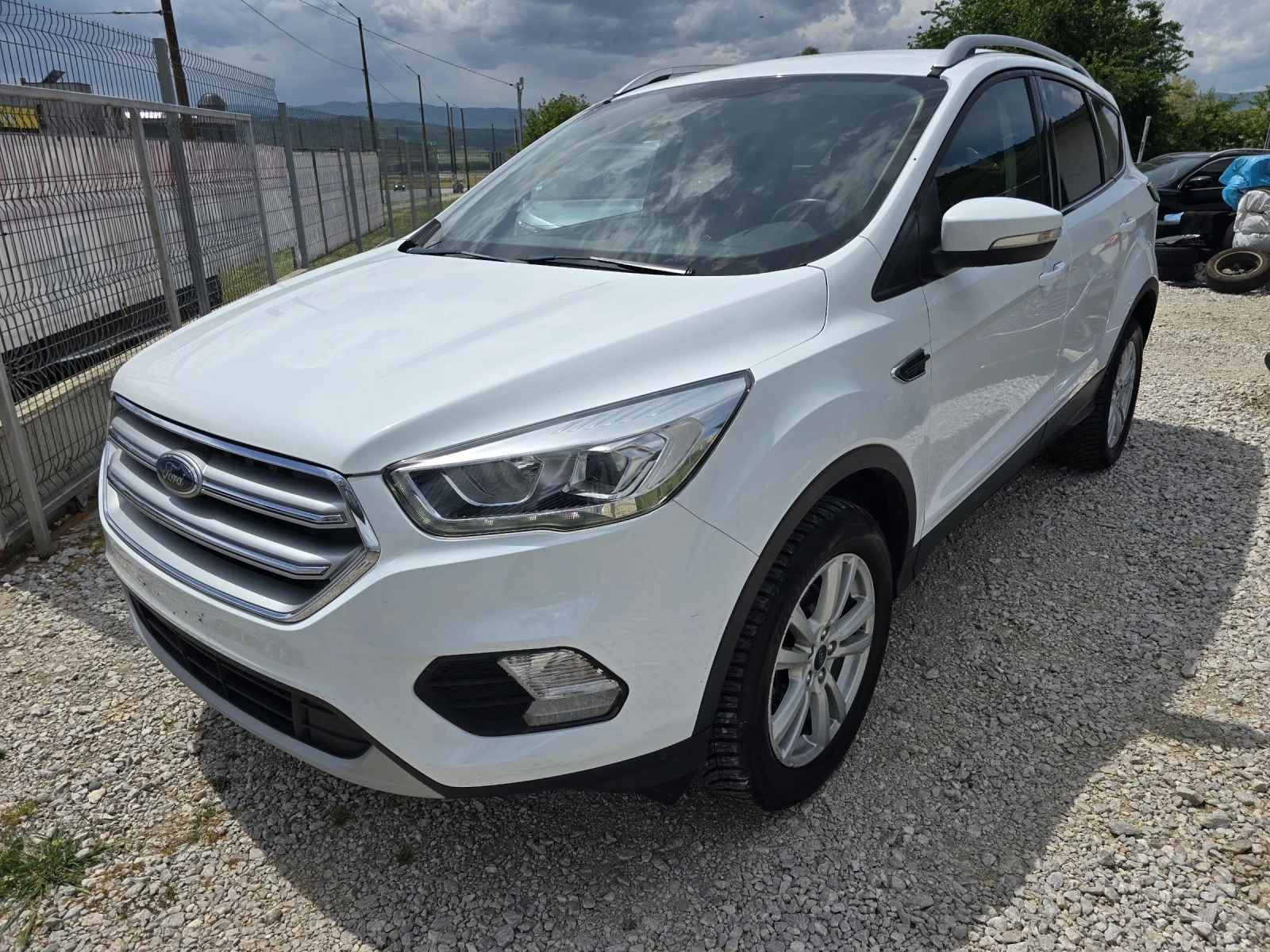 Ford Kuga 1.5 TDCI TITANIUN, снимка 2 - Автомобили и джипове - 54588845