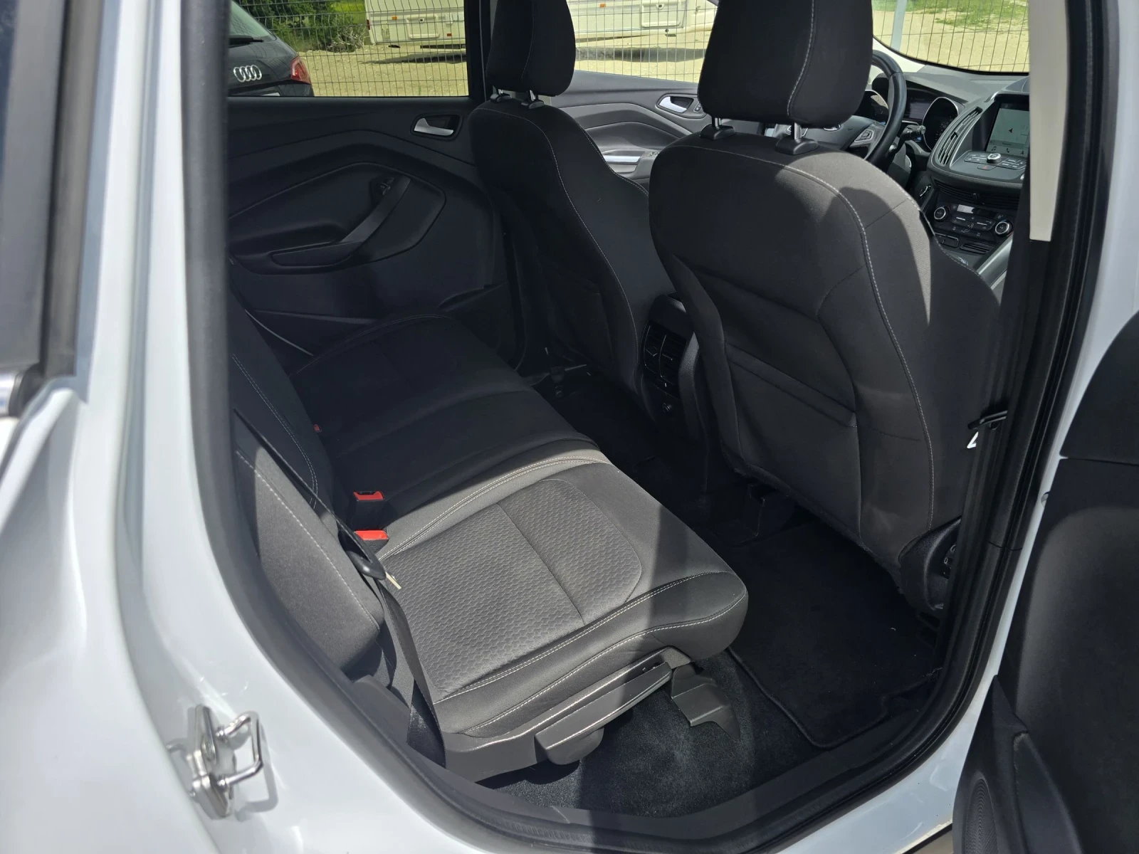 Ford Kuga 1.5 TDCI TITANIUN, снимка 13 - Автомобили и джипове - 54588845