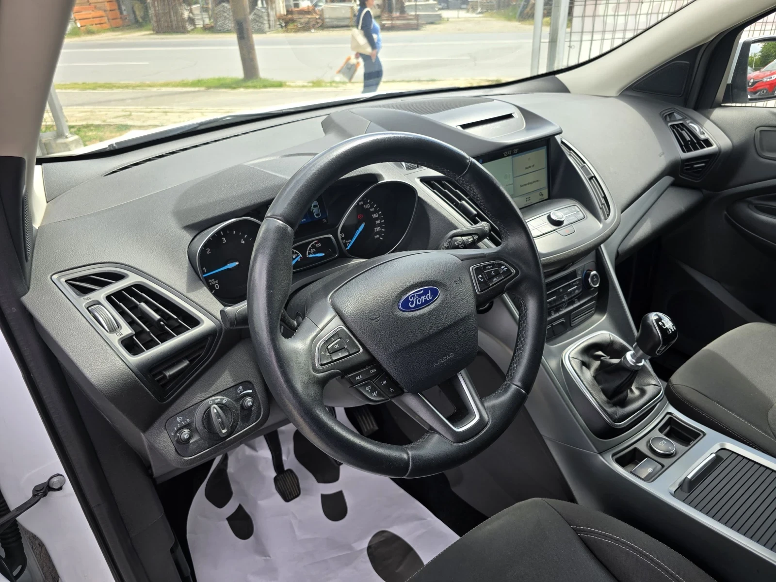 Ford Kuga 1.5 TDCI TITANIUN, снимка 9 - Автомобили и джипове - 54588845
