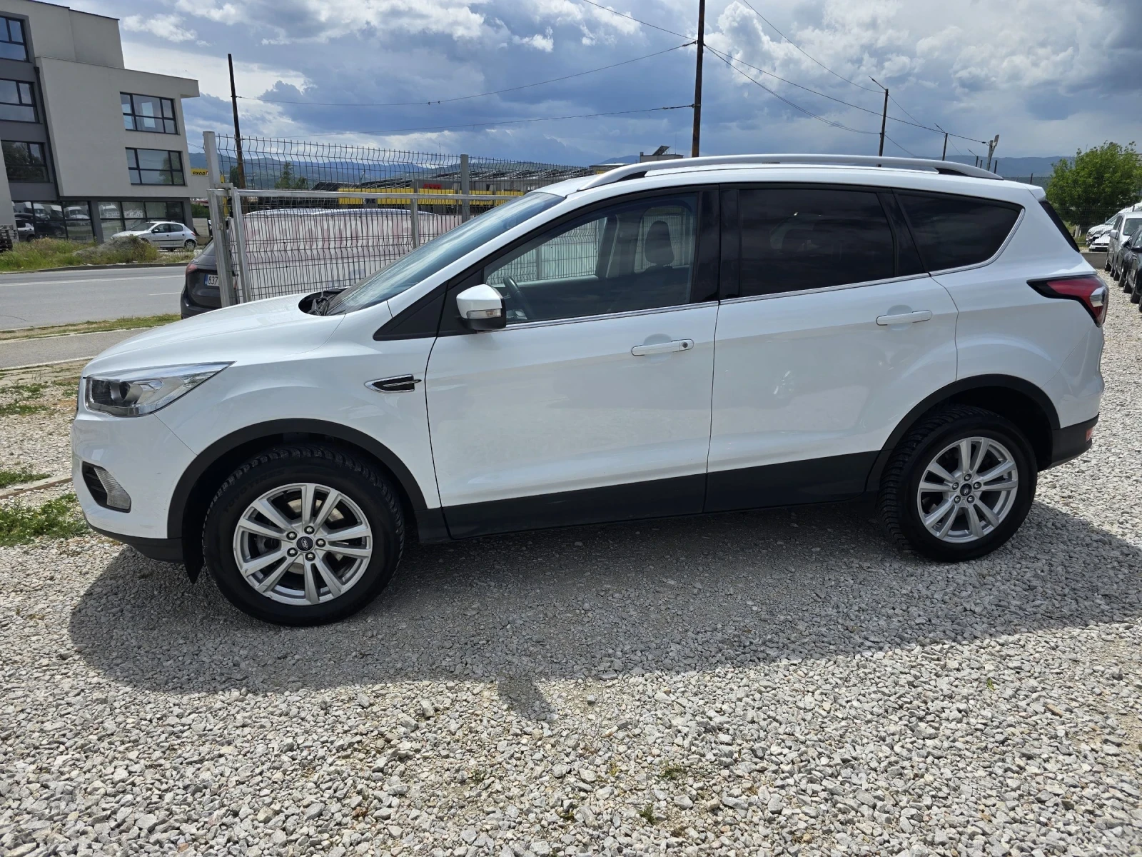 Ford Kuga 1.5 TDCI TITANIUN, снимка 4 - Автомобили и джипове - 54588845