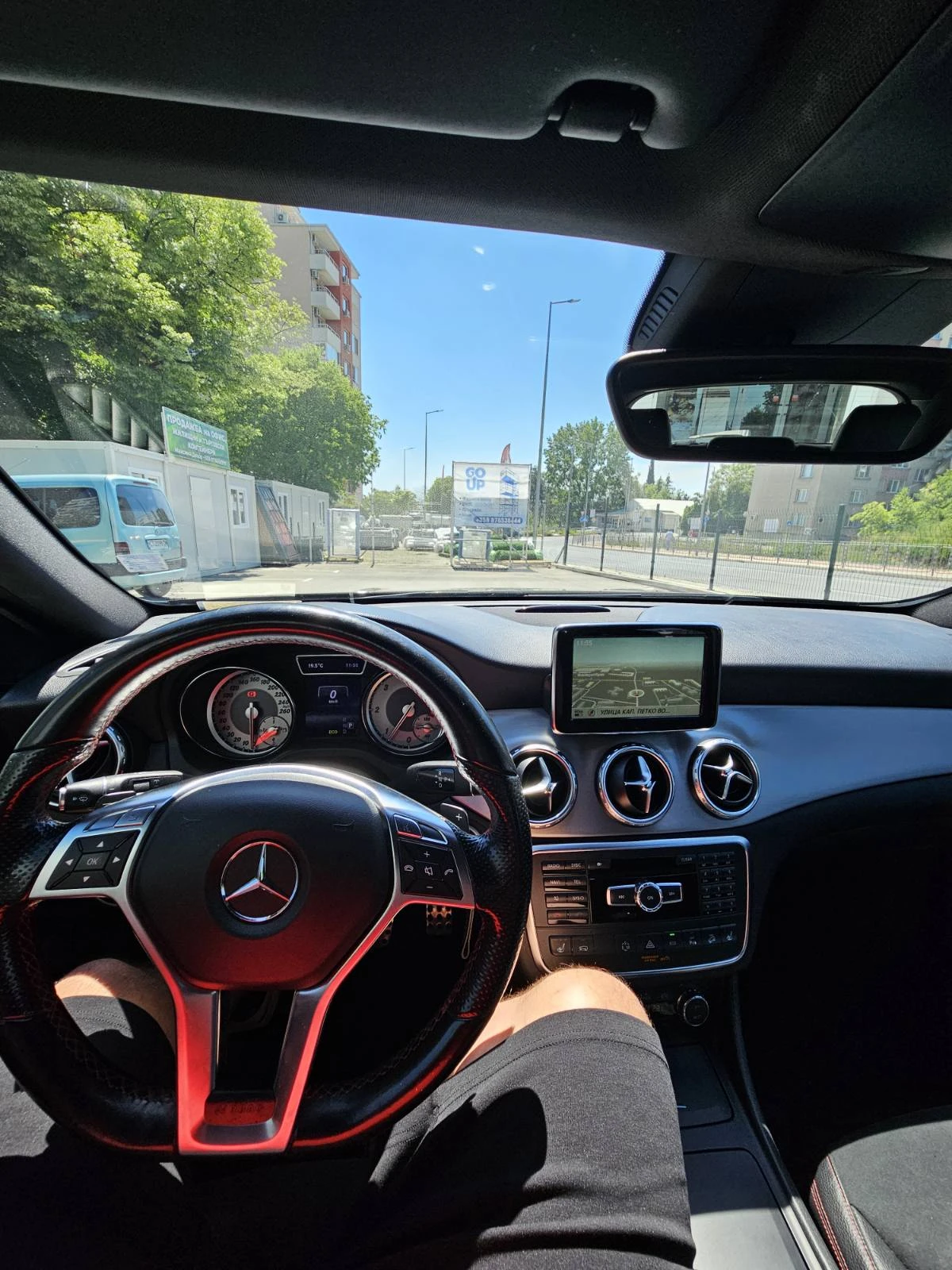 Mercedes-Benz GLA 220, снимка 12 - Автомобили и джипове - 54597875