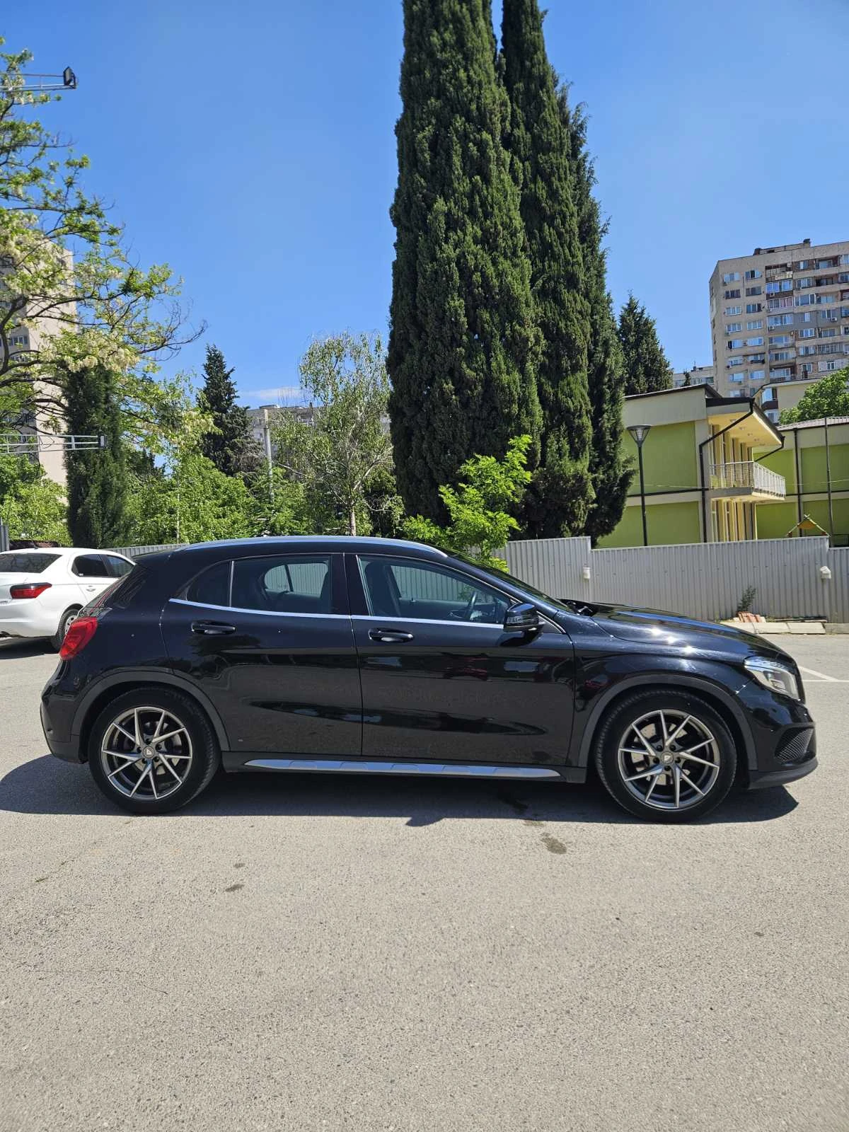 Mercedes-Benz GLA 220, снимка 4 - Автомобили и джипове - 54597875