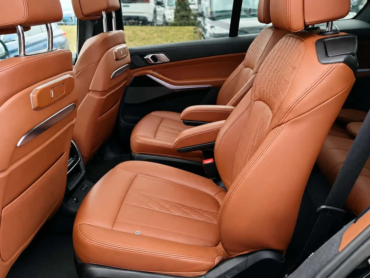 BMW X7 xDrive40i M SPORT/ПАНОРАМА/ДИСТРОНИК/360, снимка 11 - Автомобили и джипове - 55240707