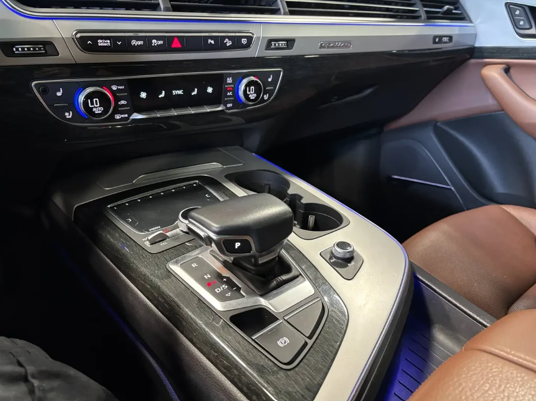 Audi Q7 Technik HUD/Air/Ambient, снимка 5 - Автомобили и джипове - 55298307
