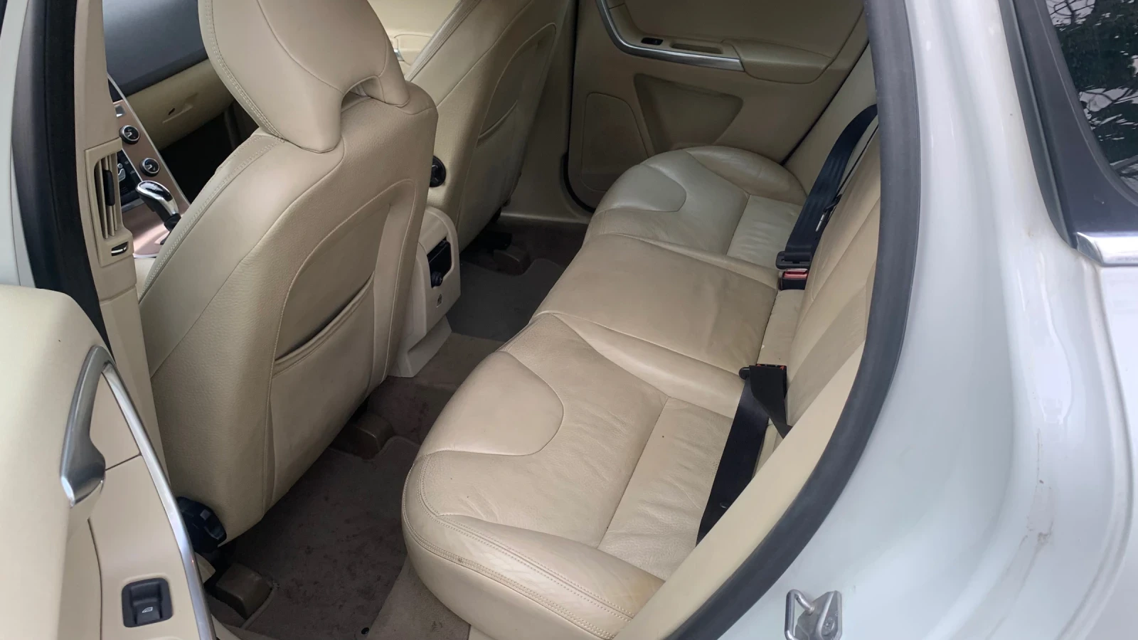 Volvo XC60 2.0 D, снимка 7 - Автомобили и джипове - 56003454