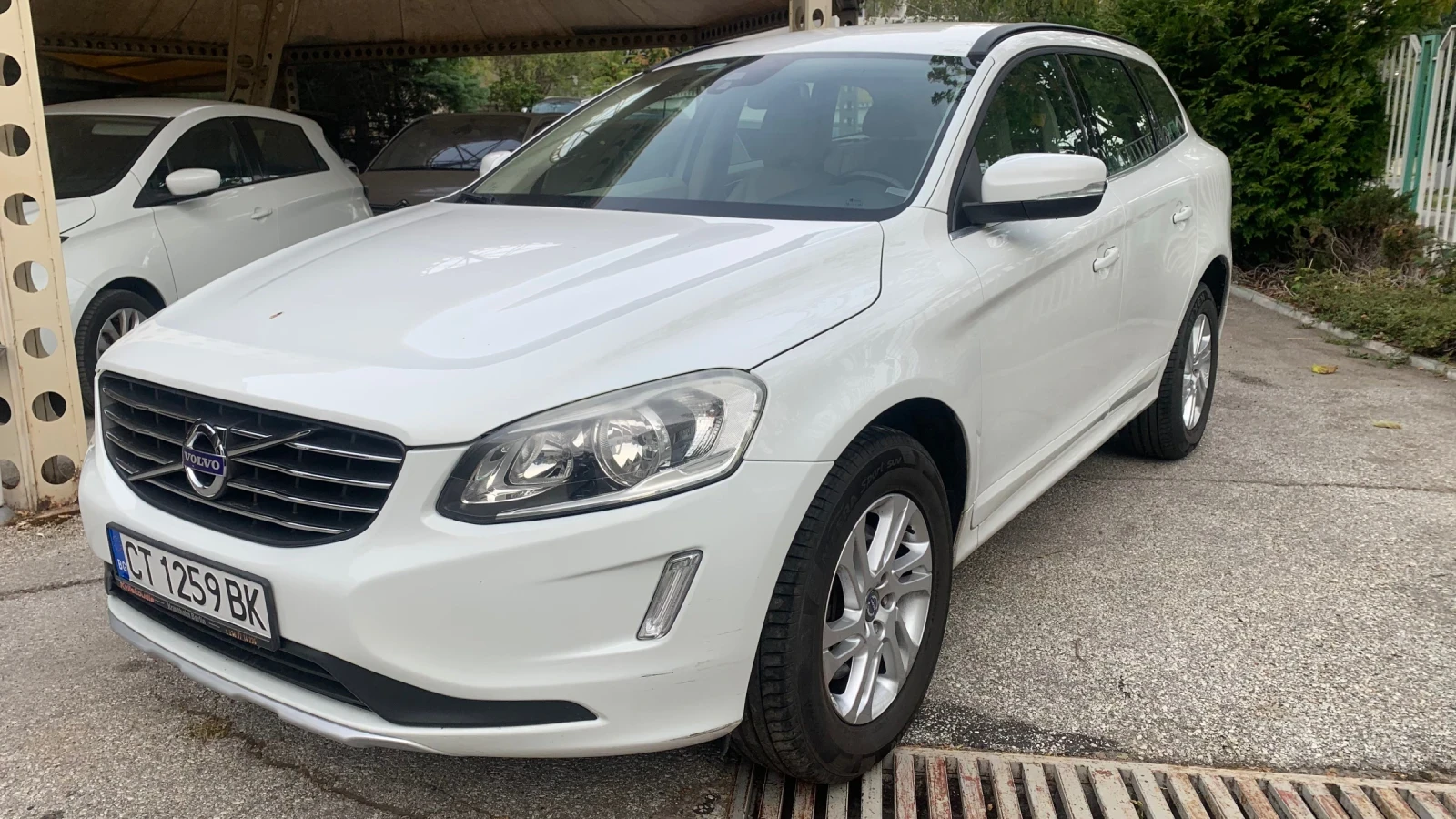 Volvo XC60 2.0 D, снимка 2 - Автомобили и джипове - 56003454