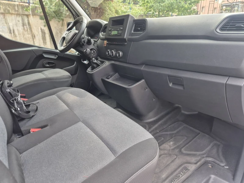 Renault Master, снимка 11 - Бусове и автобуси - 52597493
