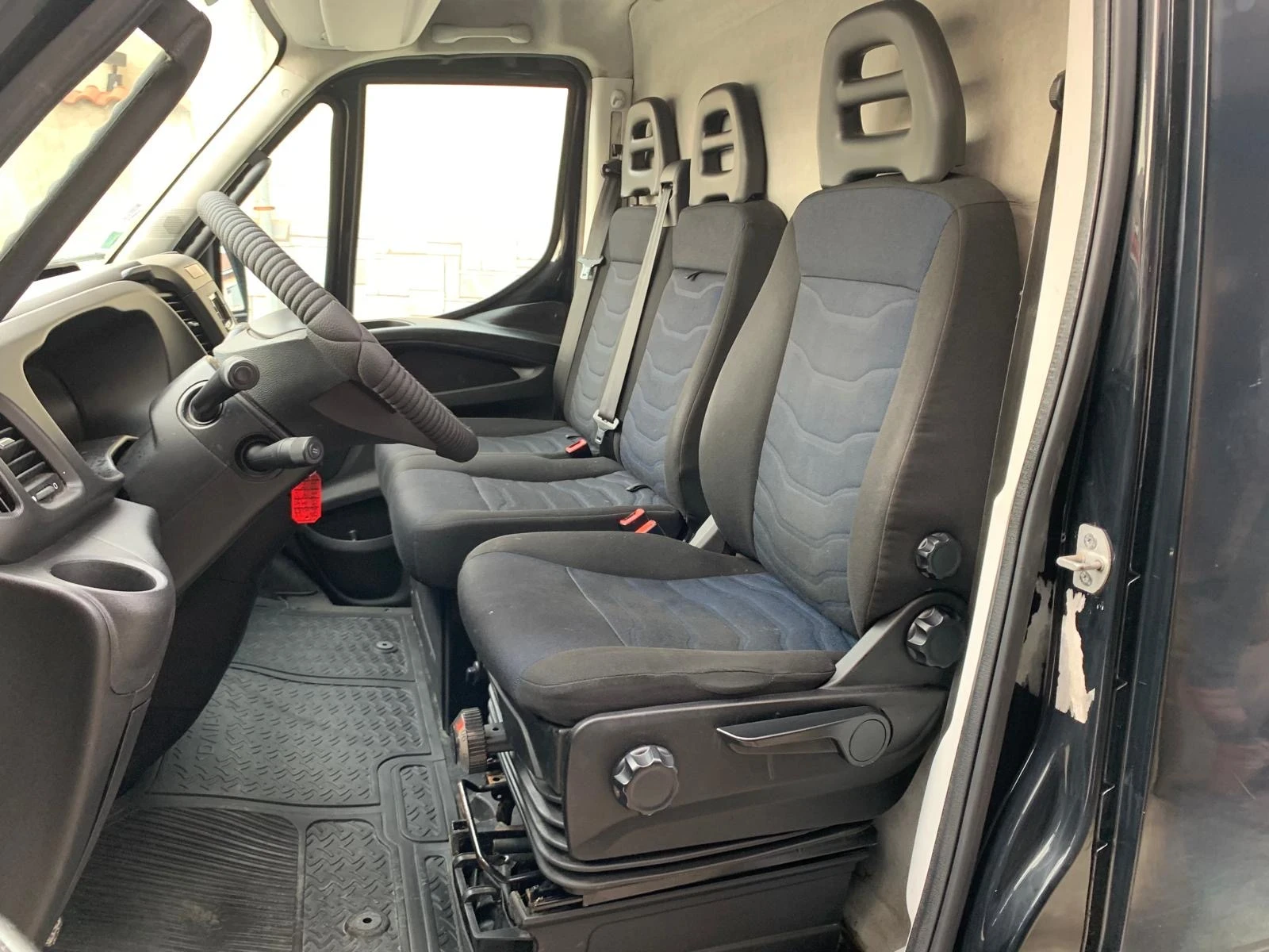 Iveco Daily 35s14 L2 H3  | Mobile.bg   16