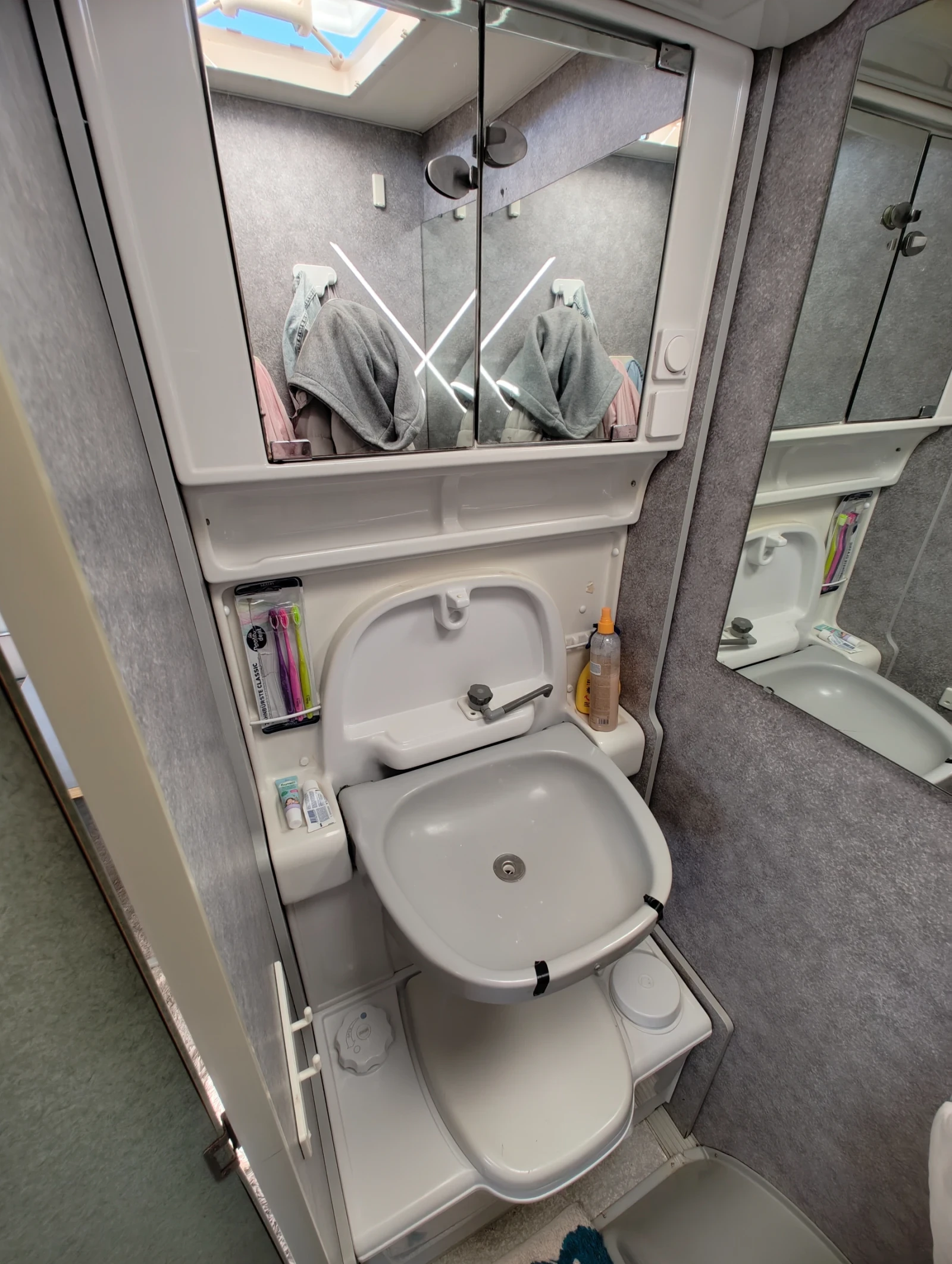 �������� Beyerland Sprinter 460 | Mobile.bg � ����������� 7