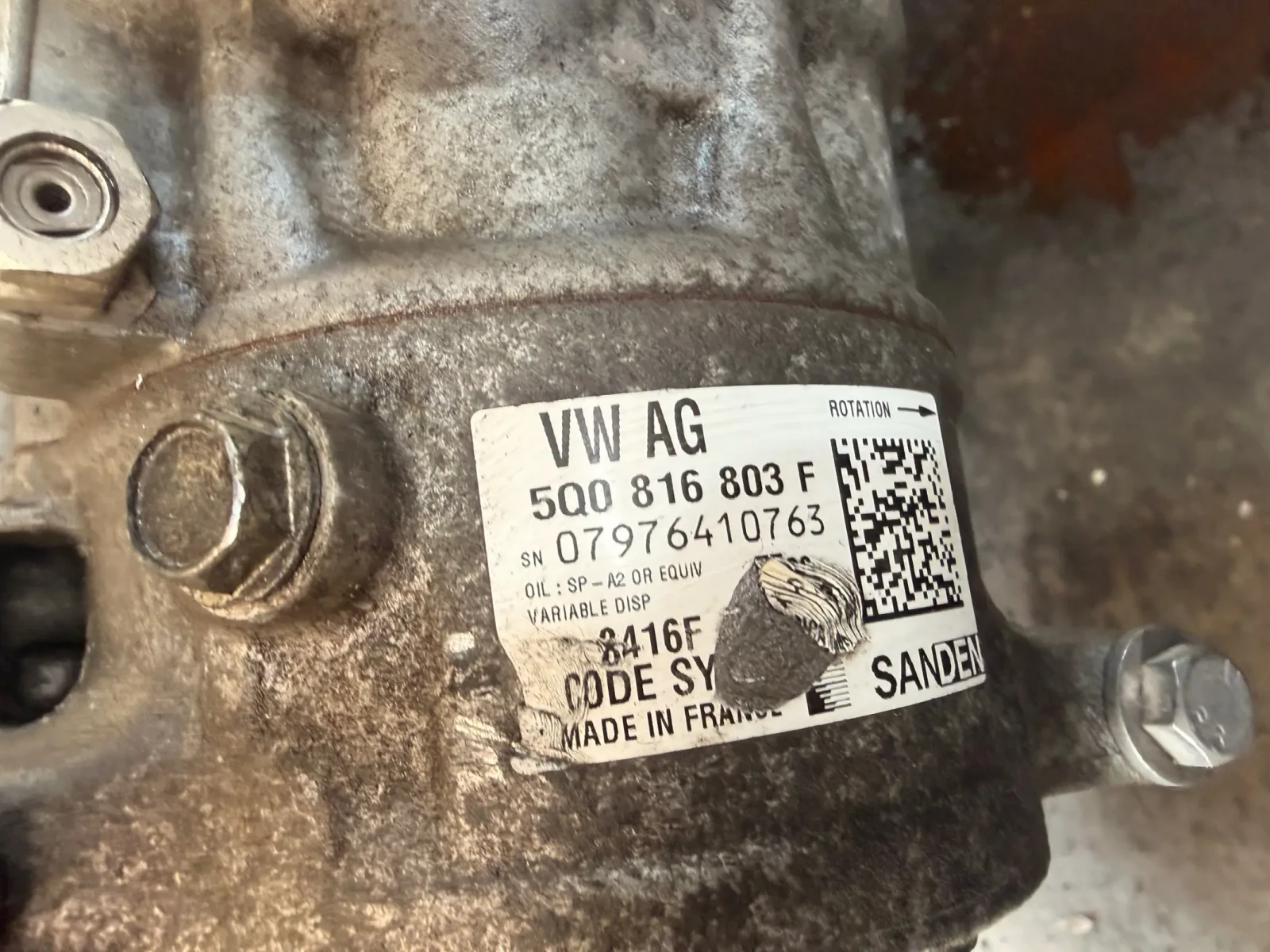 5Q0816803F Компресор климатик SKODA RAPID 1.0TSI 5Q0 816 803 F, снимка 2 - Части - 55063200