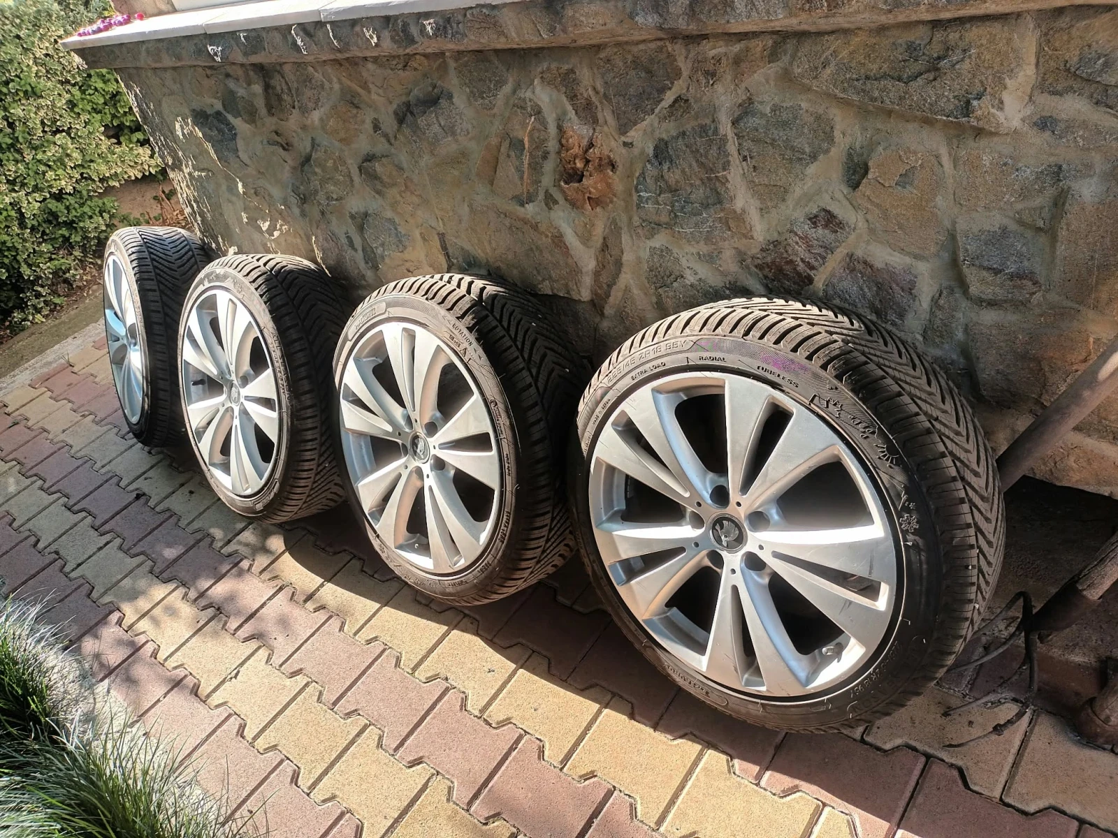 ���� � ������ 225/95R18 | Mobile.bg � ����������� 1