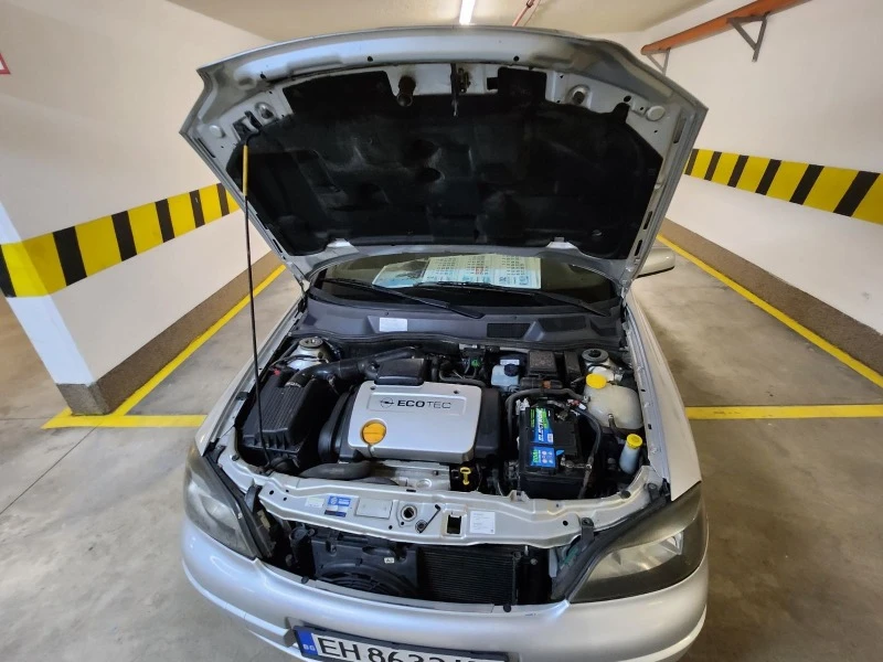 Opel Astra 1.6 , снимка 13 - Автомобили и джипове - 47017299