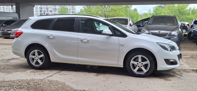 Opel Astra 1.4 Turbo Facelif Led Navi 11m 2015, снимка 8 - Автомобили и джипове - 45336191