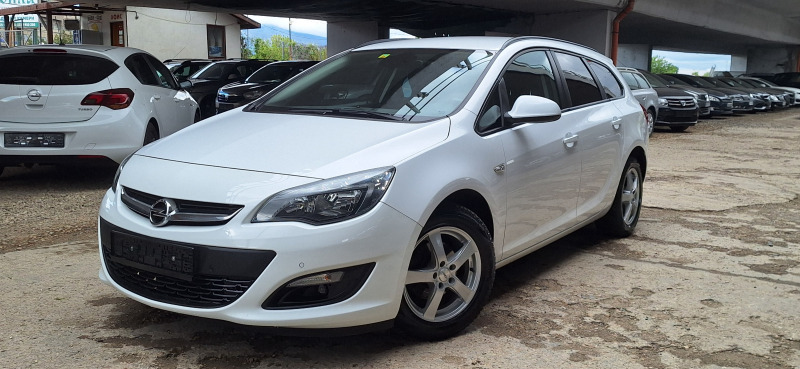 Opel Astra 1.4 Turbo Facelif Led Navi 11m 2015, снимка 3 - Автомобили и джипове - 45336191