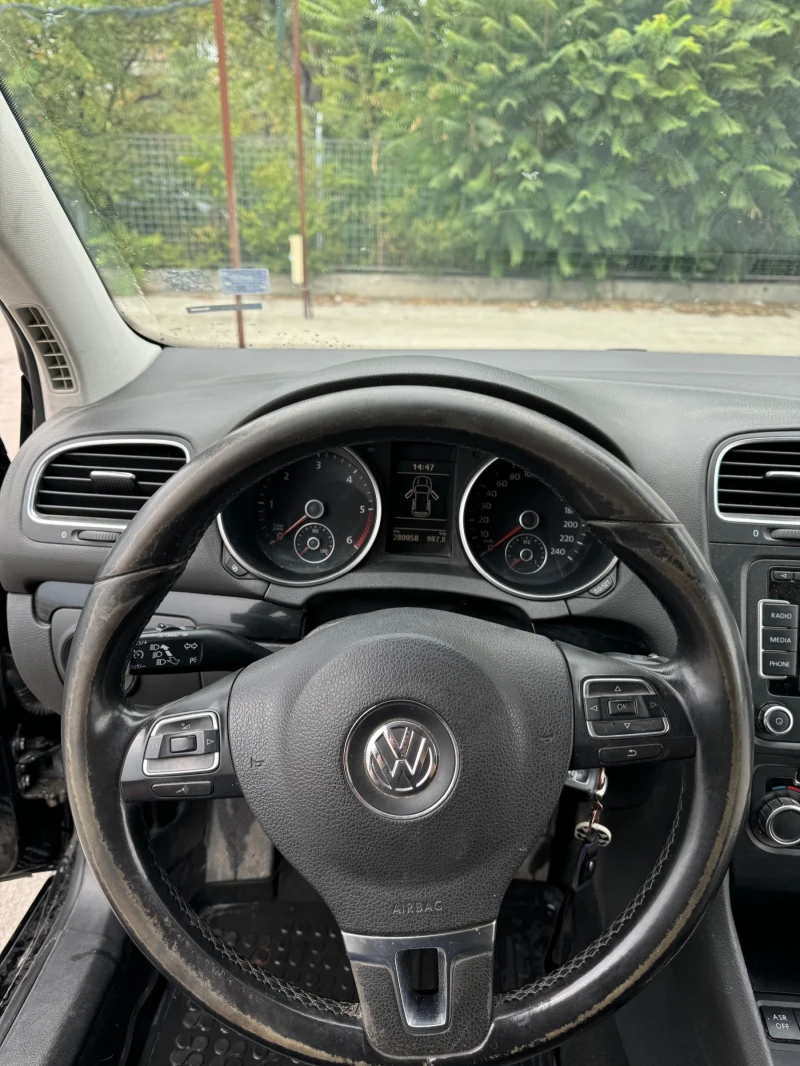 VW Golf, снимка 5 - Автомобили и джипове - 46979630