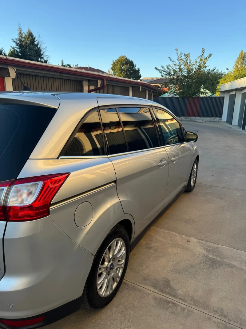 Ford Grand C-Max Отлично състояние, снимка 3 - Автомобили и джипове - 52543606