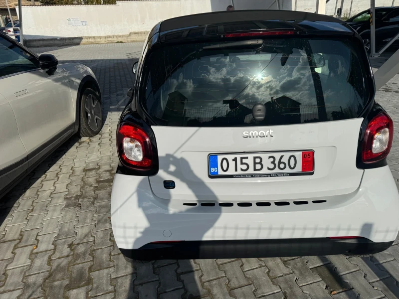 Smart Fortwo EQ, снимка 4 - Автомобили и джипове - 52506785