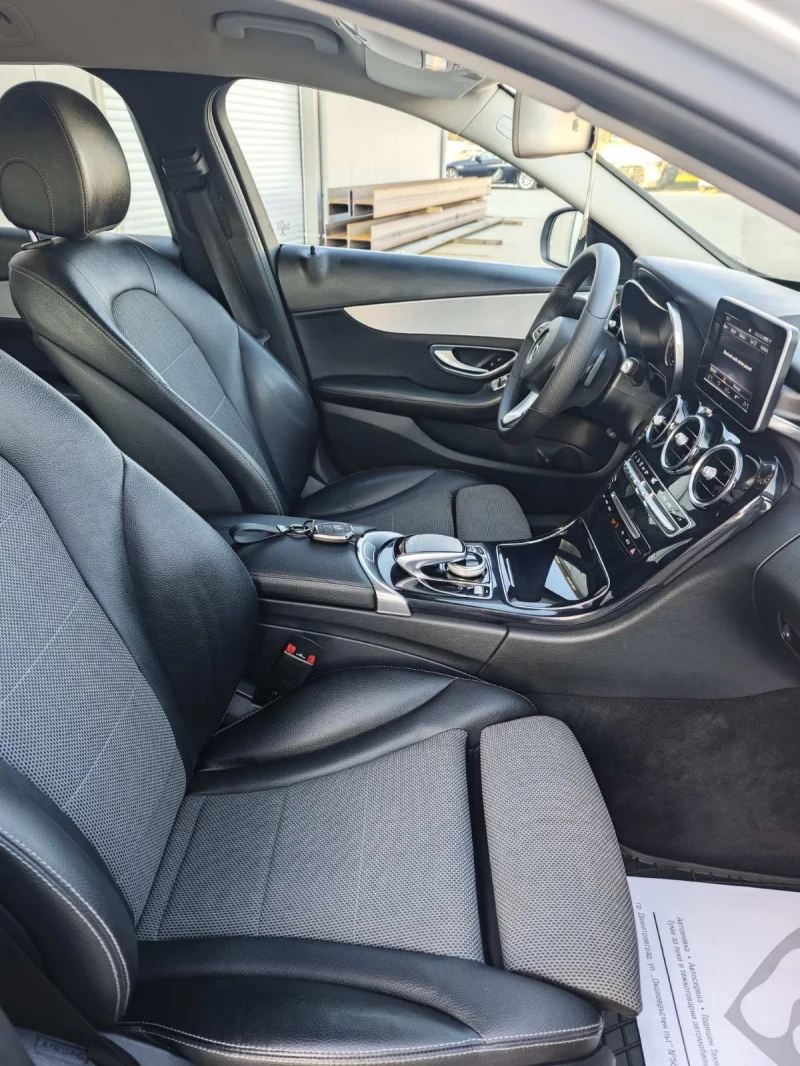 Mercedes-Benz C 220, снимка 7 - Автомобили и джипове - 52908594