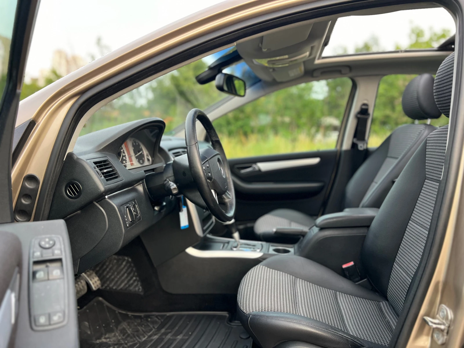 Mercedes-Benz B 200 2.0i Turbo   | Mobile.bg   12