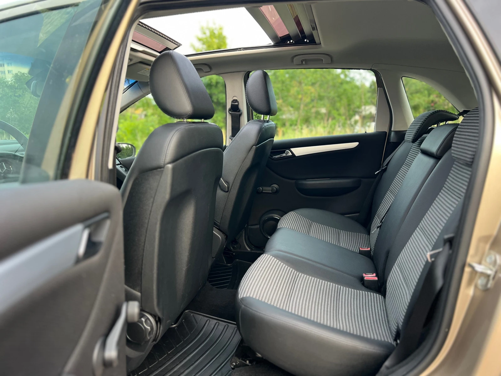 Mercedes-Benz B 200 2.0i Turbo   | Mobile.bg   14