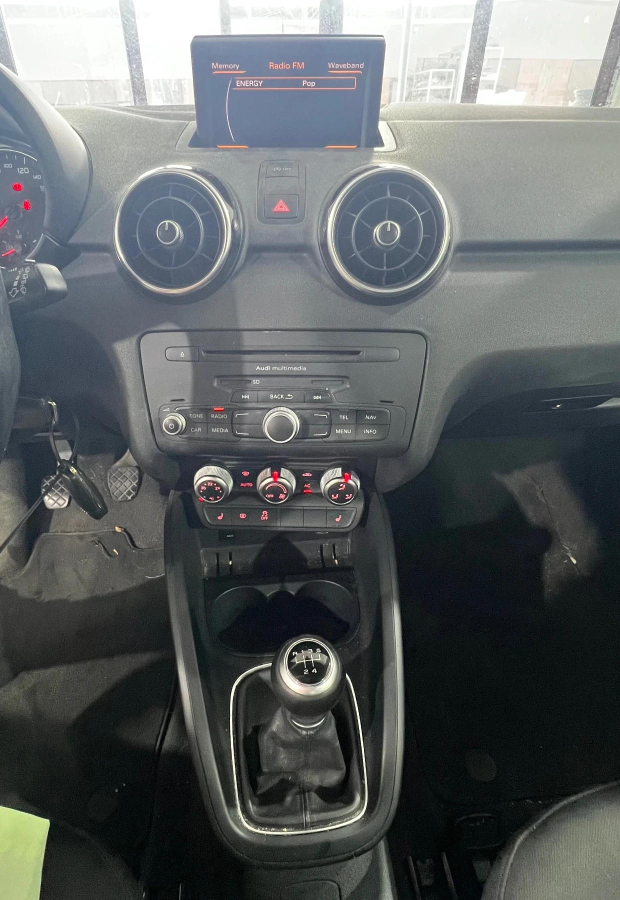 Audi A1 1.6TDI - изображение 9