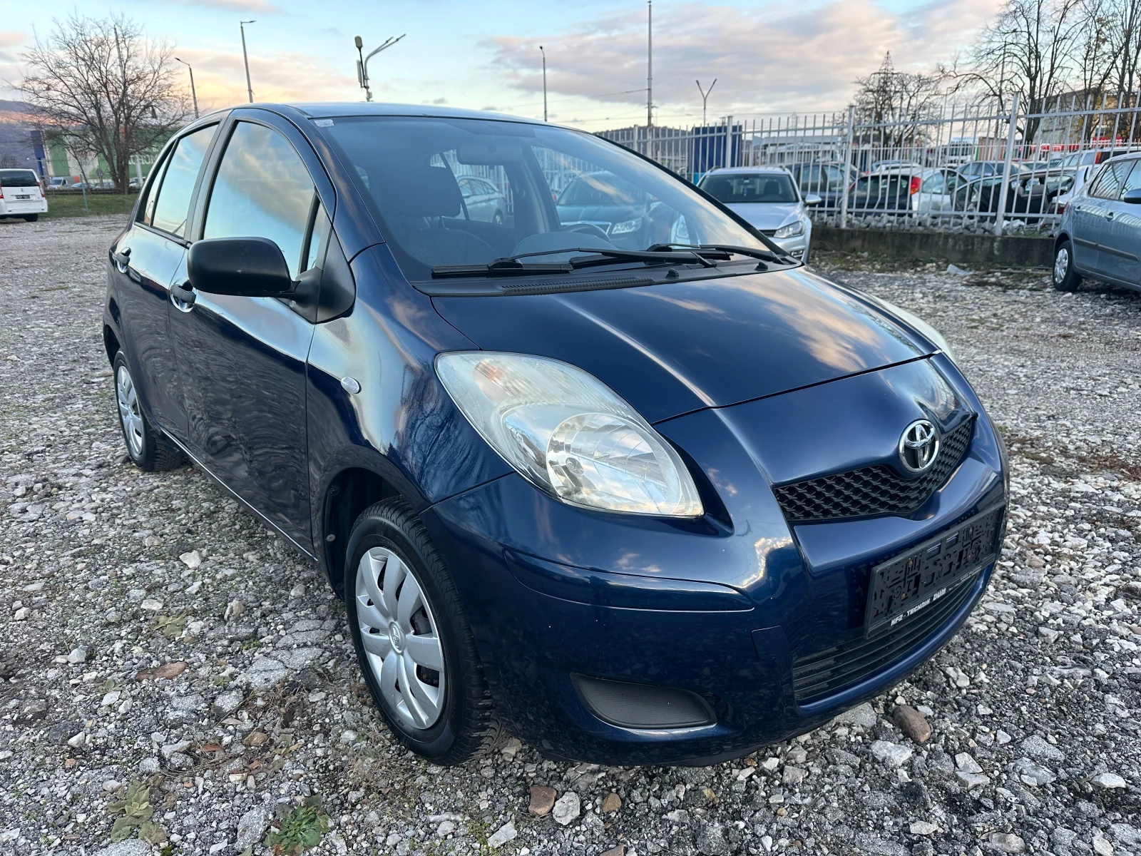 Toyota Yaris 1.0I 69KC | Mobile.bg � ����������� 1