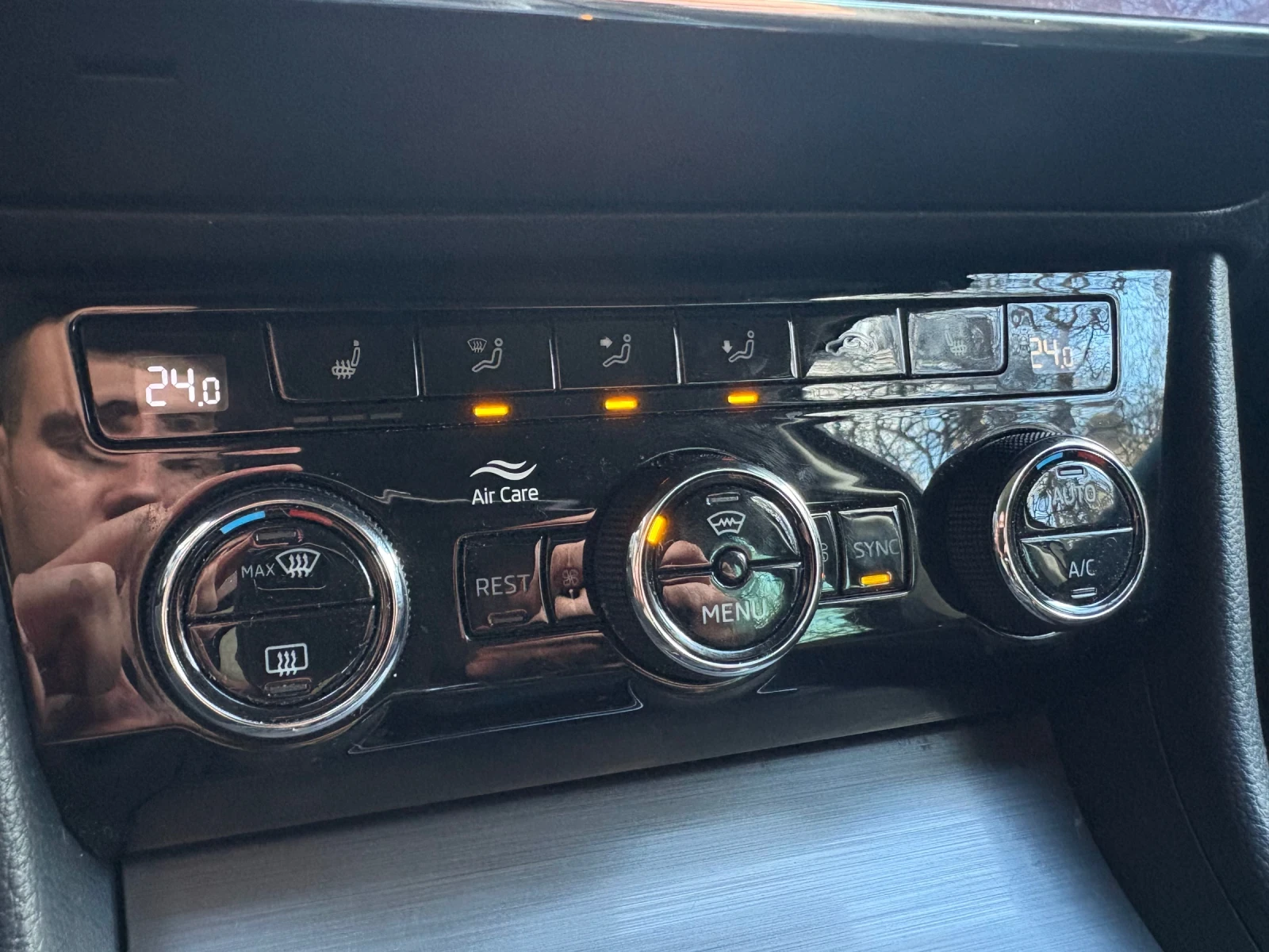 Skoda Superb 2.0TDI 190 4x4 DSG, снимка 11 - Автомобили и джипове - 53445600