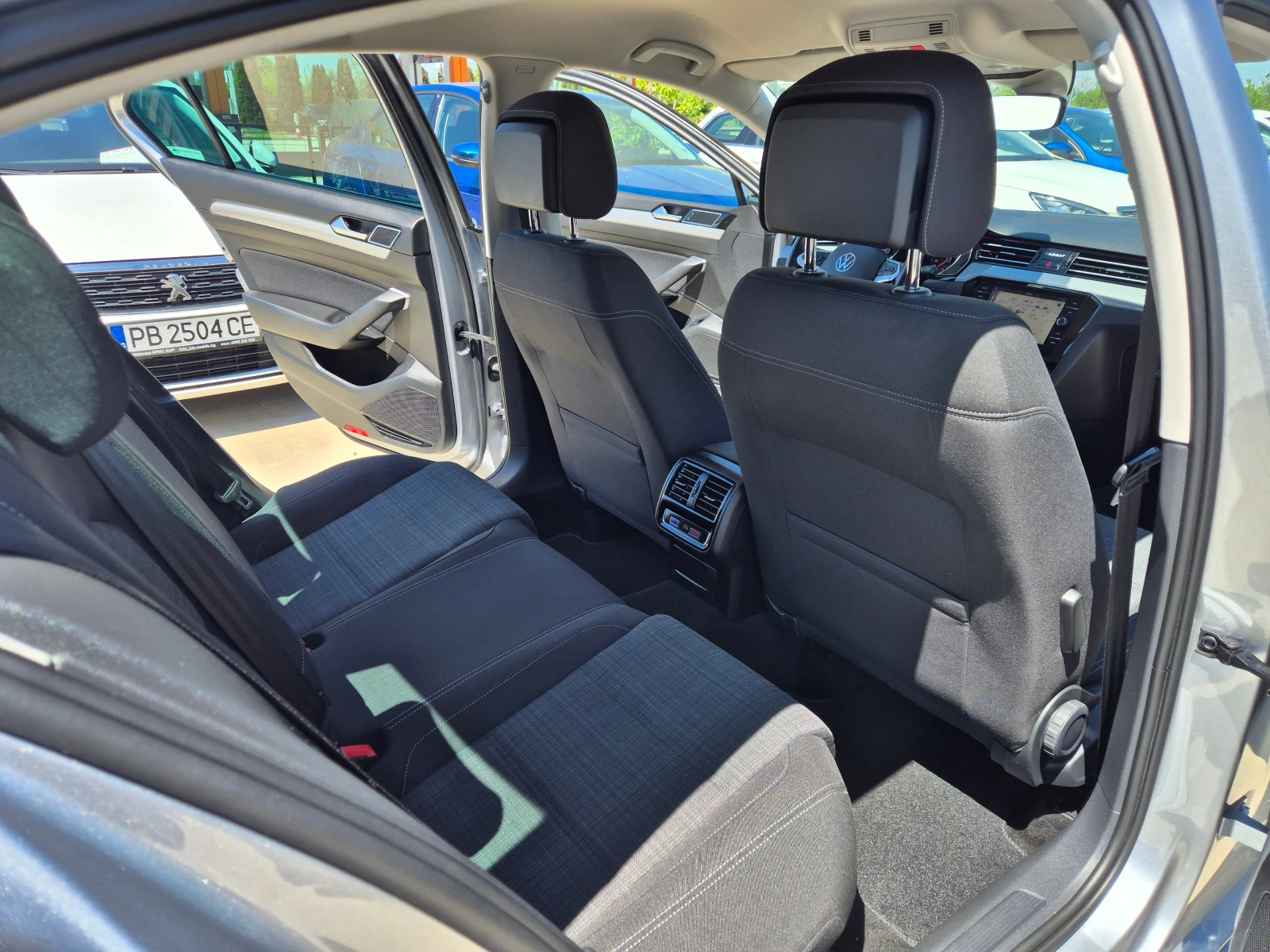 VW Passat НОВ-2.0ТDI-А/Т, снимка 10 - Автомобили и джипове - 54409833