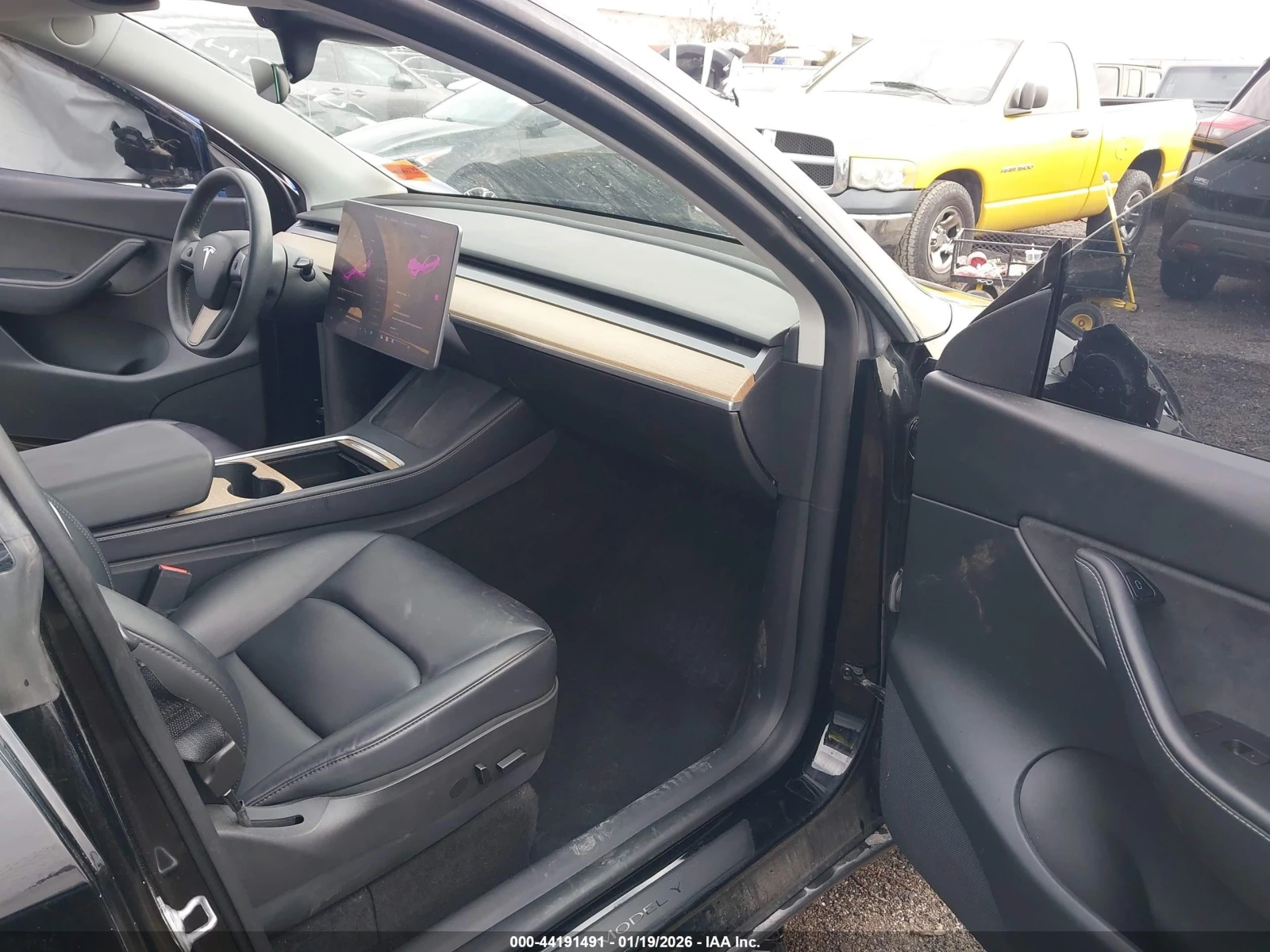 Tesla Model Y Long Range Dual Motor All-wheel Drive, снимка 7 - Автомобили и джипове - 54572750