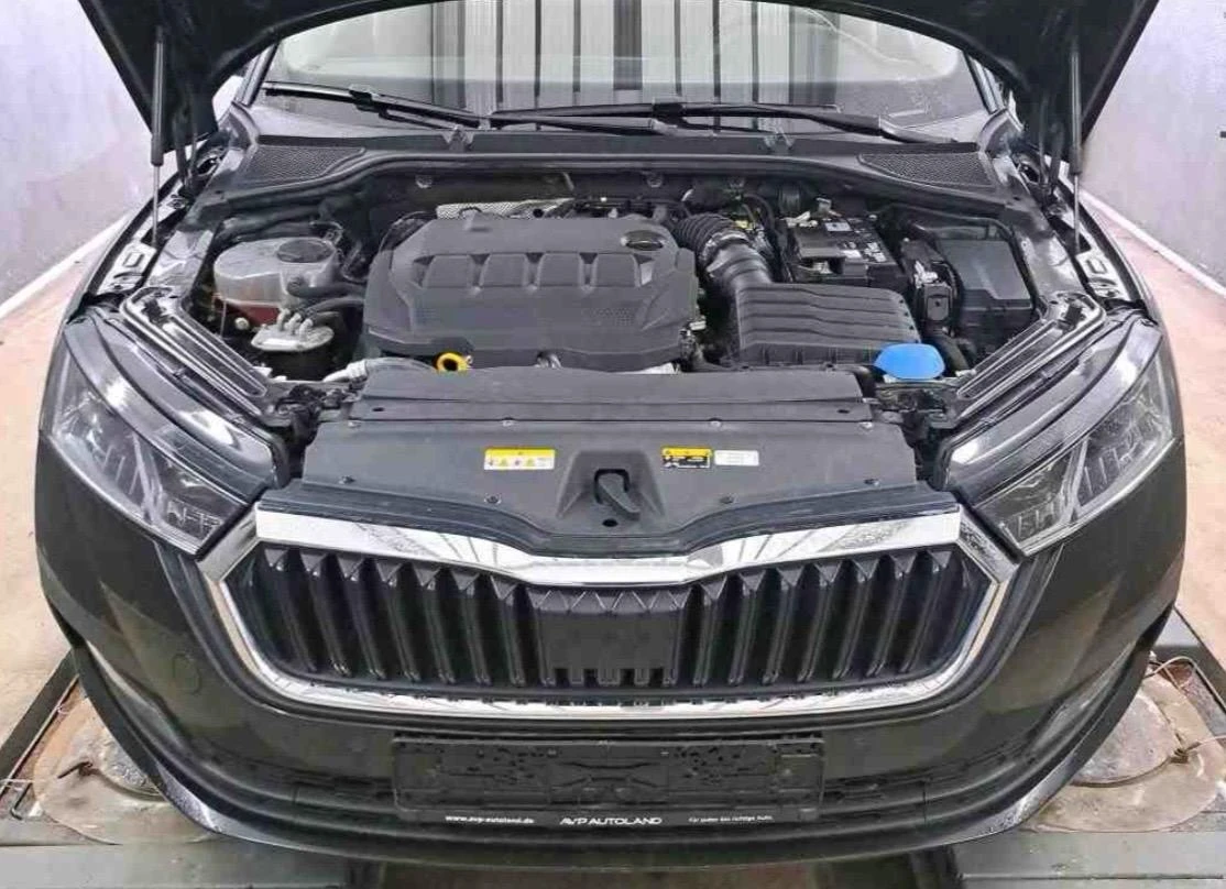 Skoda Octavia 2.0 TDI/150 PS/MATRIX/PDC/ACC, снимка 14 - Автомобили и джипове - 54710076