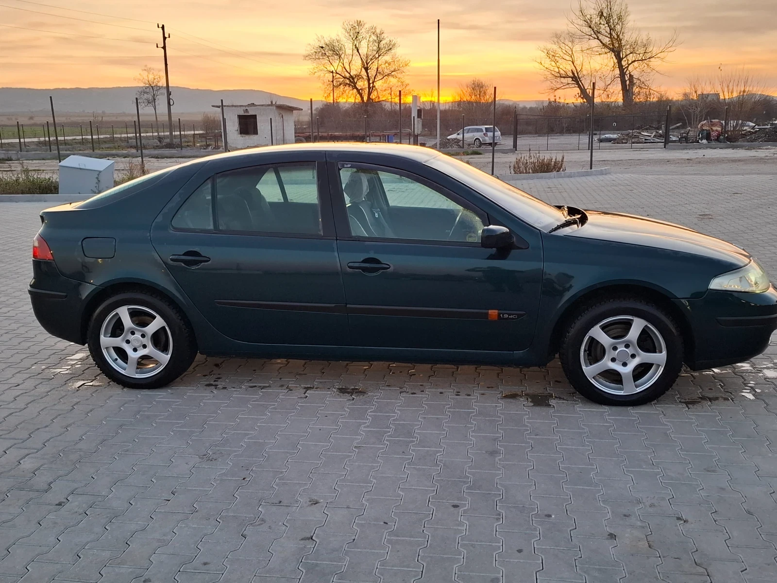 Renault Laguna 1.9DCI  121кс., снимка 3 - Автомобили и джипове - 54943724