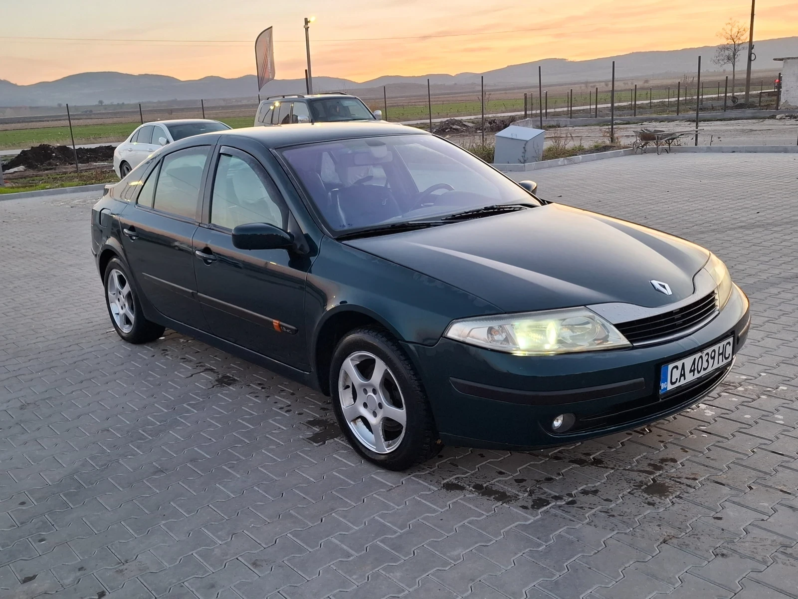 Renault Laguna 1.9DCI  121кс., снимка 4 - Автомобили и джипове - 54943724