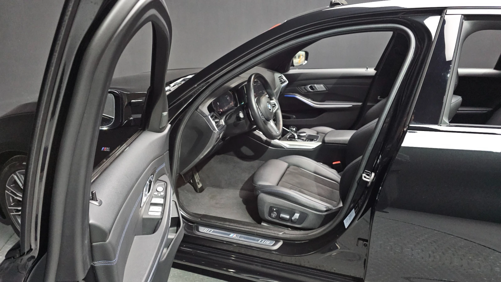 BMW 330 * M sport* Navi* keyless* , снимка 9 - Автомобили и джипове - 55061644