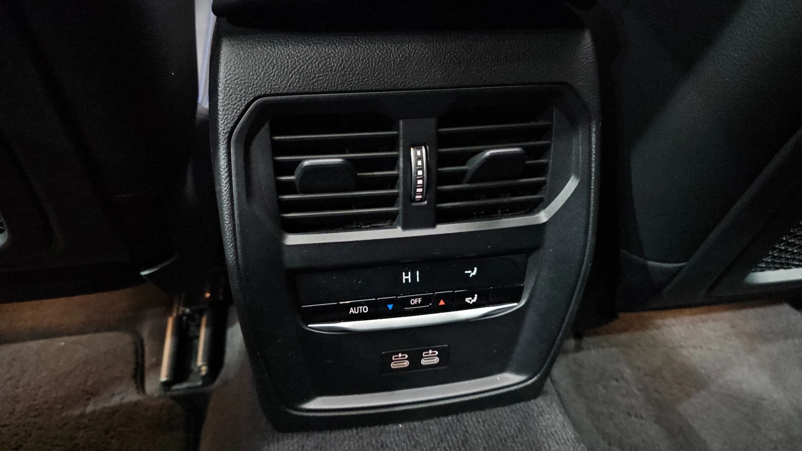 BMW 330 * M sport* Navi* keyless* , снимка 17 - Автомобили и джипове - 55061644