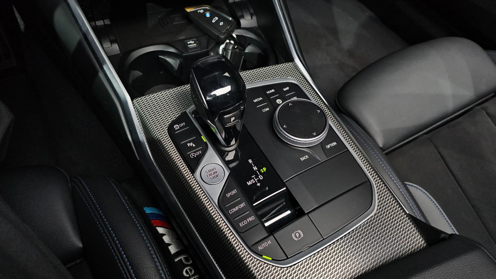 BMW 330 * M sport* Navi* keyless* , снимка 8 - Автомобили и джипове - 55061644
