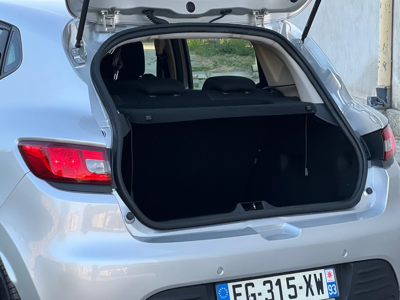 Renault Clio 1.5 TDCI NAVI, снимка 6 - Автомобили и джипове - 55467511