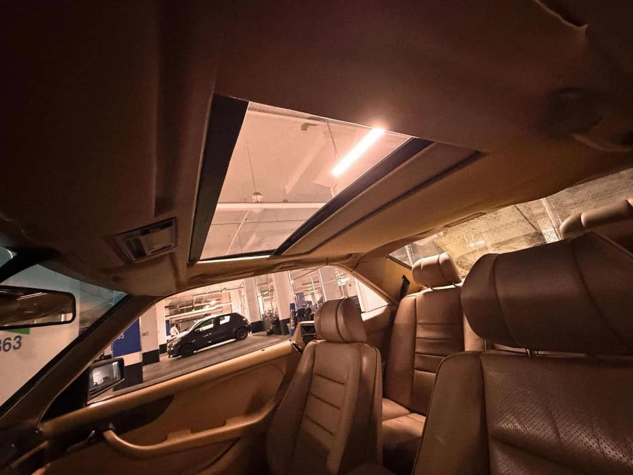 Mercedes-Benz 560 * 560SEC * АВТОКРЕДИТ БЕЗ ПЪРВОНАЧАЛНА* , снимка 13 - Автомобили и джипове - 55768417