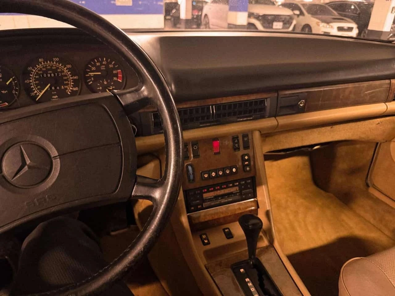Mercedes-Benz 560 * 560SEC * АВТОКРЕДИТ БЕЗ ПЪРВОНАЧАЛНА* , снимка 9 - Автомобили и джипове - 55768417