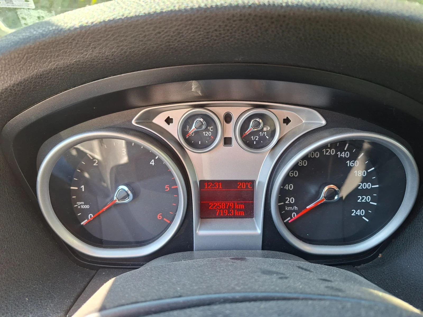 Ford Focus 1.6 TDCi, снимка 6 - Автомобили и джипове - 56371697